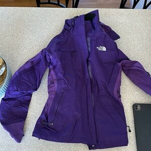 Northface. Like new rain jacket. Size small.